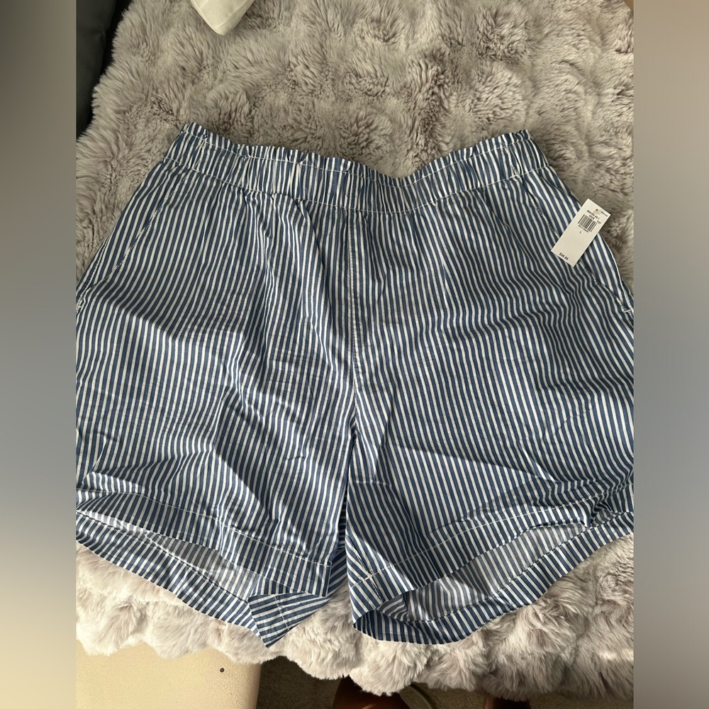 Women’s linen shorts